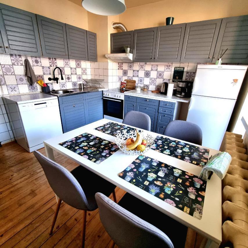 Spacious 3 Bedroom Apartment, Close To Metro Station Sofia Ngoại thất bức ảnh